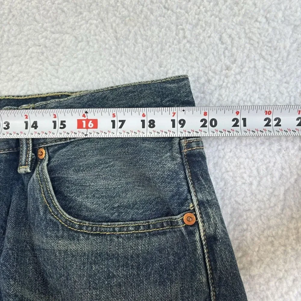 Levi's 501 Mens‎ Hemmed Shorts Size 40x9 Medium wash